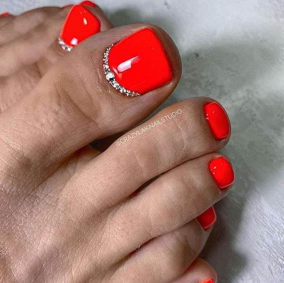 30 Amazing Red Toe Nail Ideas You Need to Try фото №6