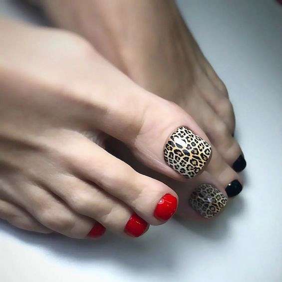 30  Amazing Red Toe Nail Ideas You Need to Try фото №11