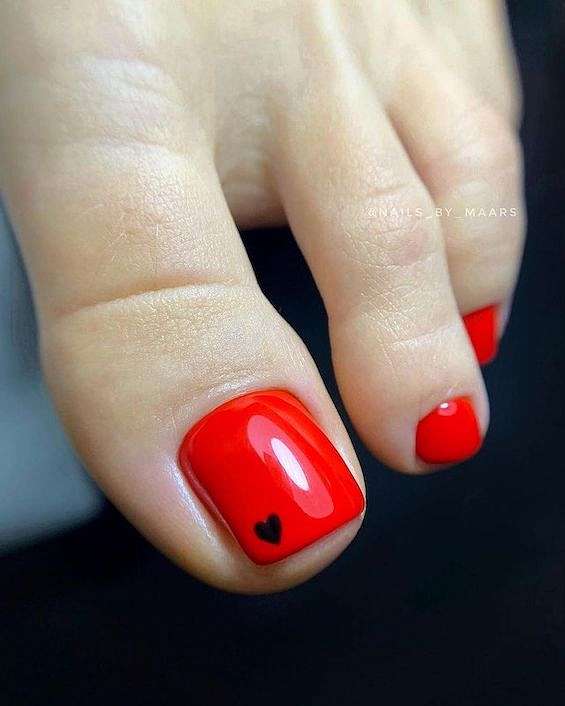 30  Amazing Red Toe Nail Ideas You Need to Try фото №2