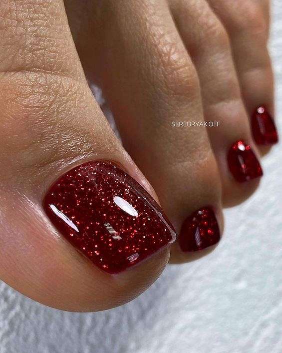 30  Amazing Red Toe Nail Ideas You Need to Try фото №15