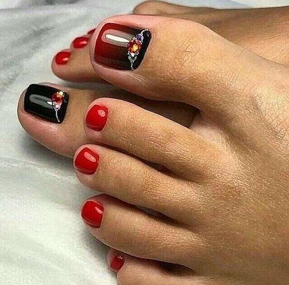 30  Amazing Red Toe Nail Ideas You Need to Try фото №19
