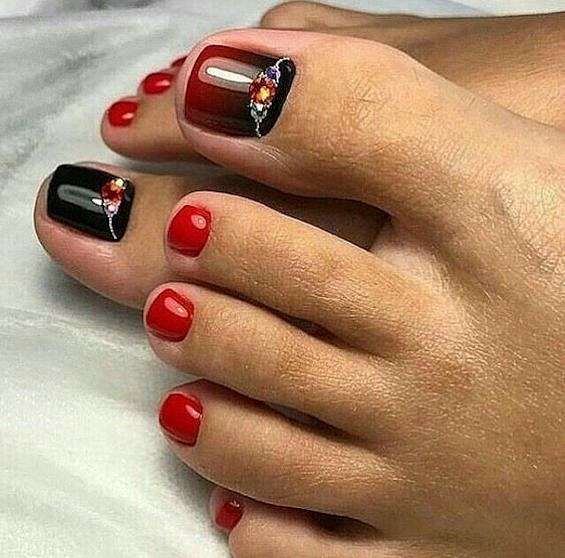 30 Amazing Red Toe Nail Ideas You Need to Try фото №19