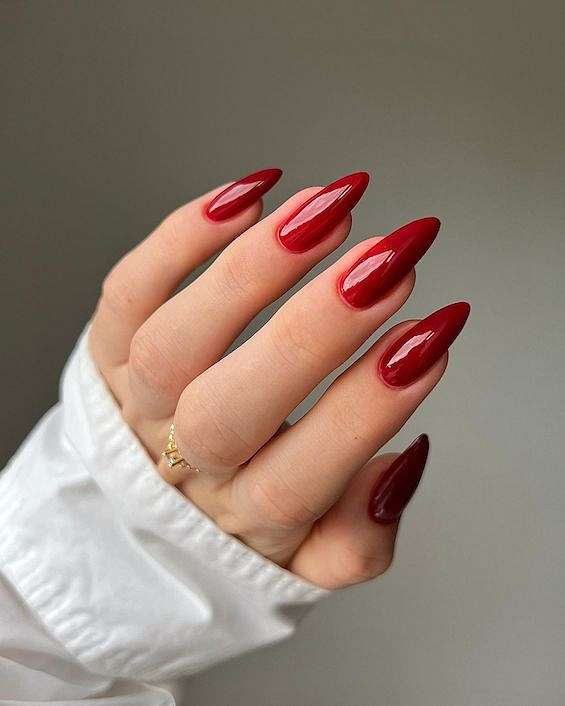 45  Red Nail Designs for a Chic and Trendy Look фото №2