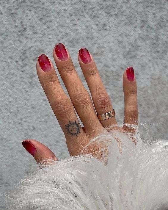 45  Red Nail Designs for a Chic and Trendy Look фото №17