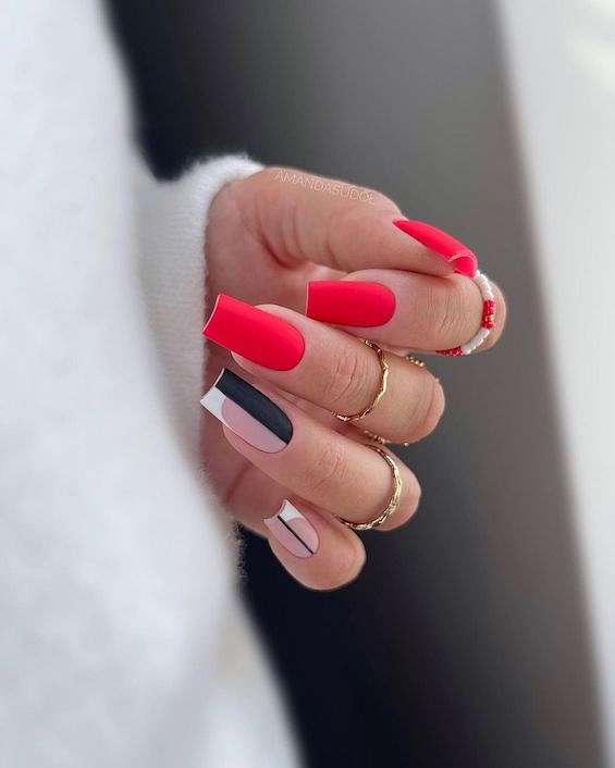 45  Red Nail Designs for a Chic and Trendy Look фото №25