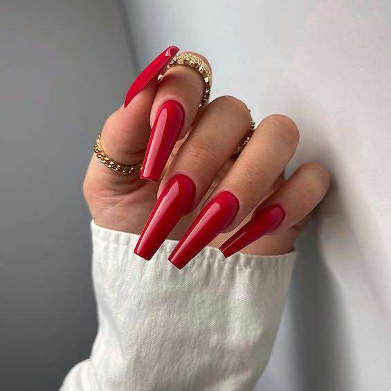 45  Red Nail Designs for a Chic and Trendy Look фото №40