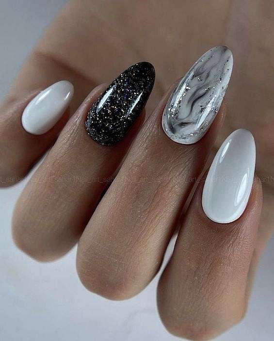 55 Black Nail Designs for 2023 фото №14