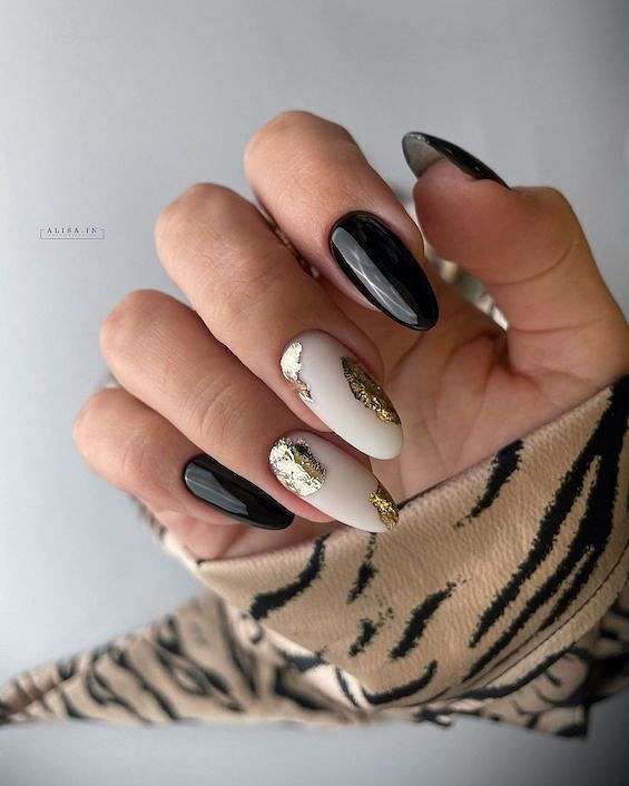 55 Black Nail Designs for 2023 фото №15