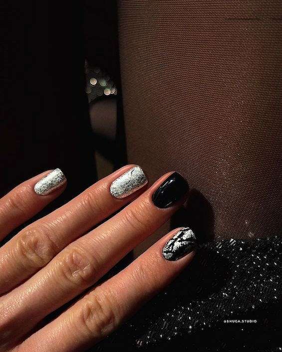 55 Black Nail Designs for 2024 фото №26