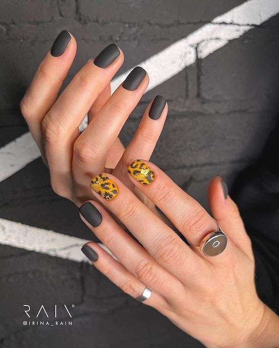 55 Black Nail Designs for 2023 фото №32