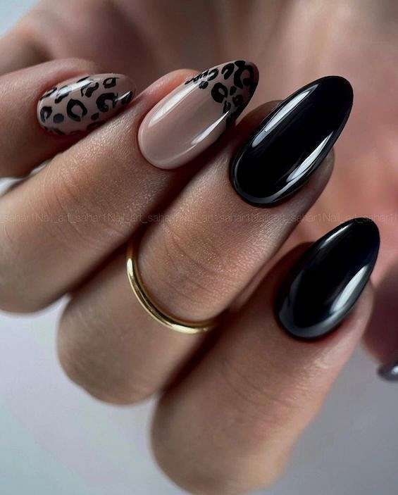 55 Black Nail Designs for 2023 фото №37