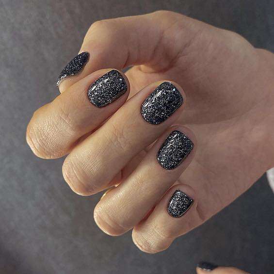 55 Black Nail Designs for 2024 фото №43