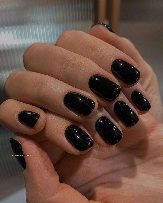 55 Black Nail Designs for 2024 фото №44