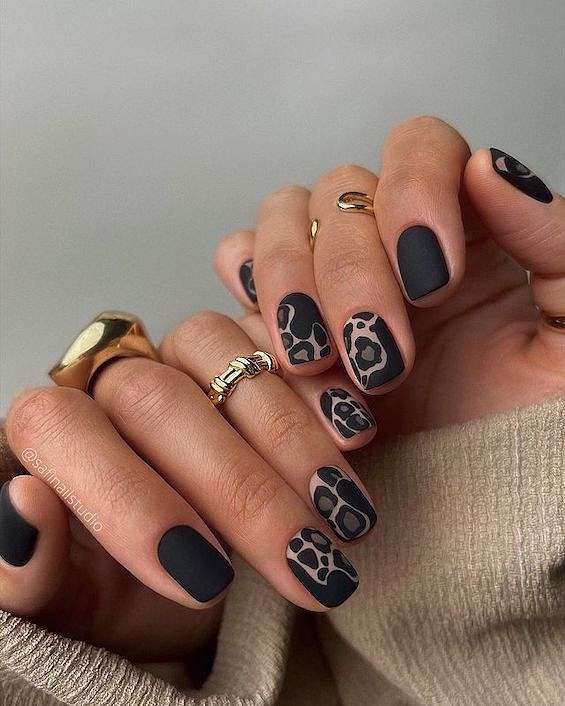 55 Black Nail Designs for 2024 фото №41