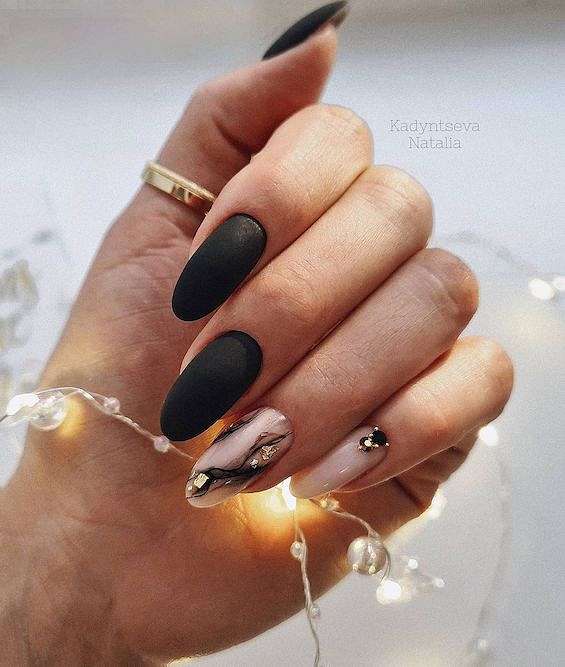 55 Black Nail Designs for 2024 фото №56