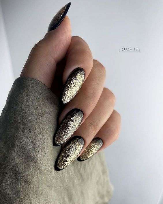 55 Black Nail Designs for 2024 фото №57