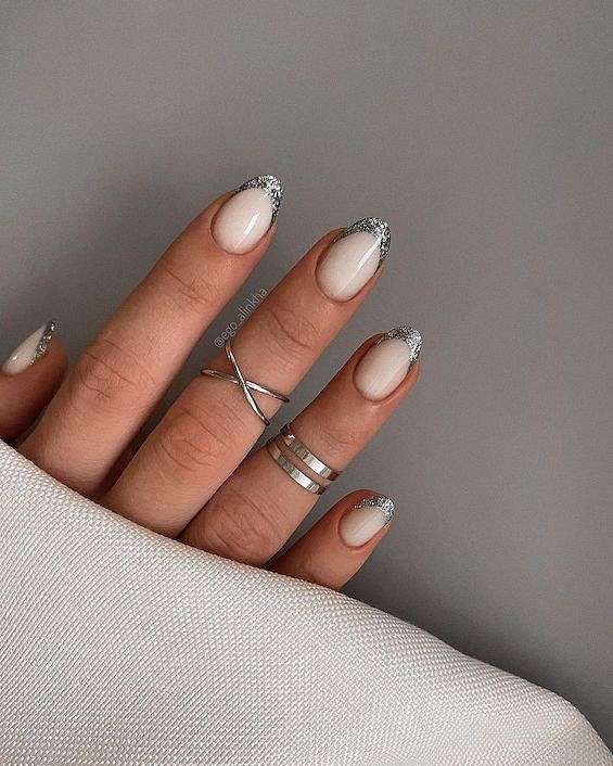70  White Nail Ideas You Need to Try in 2024 фото №8