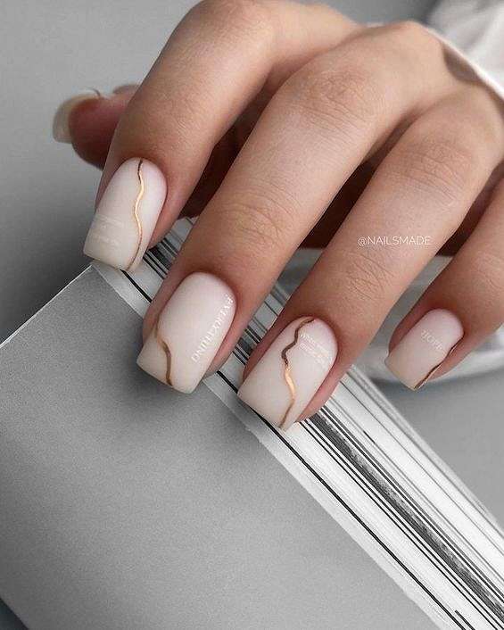 70  White Nail Ideas You Need to Try in 2024 фото №26