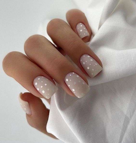 70  White Nail Ideas You Need to Try in 2024 фото №28