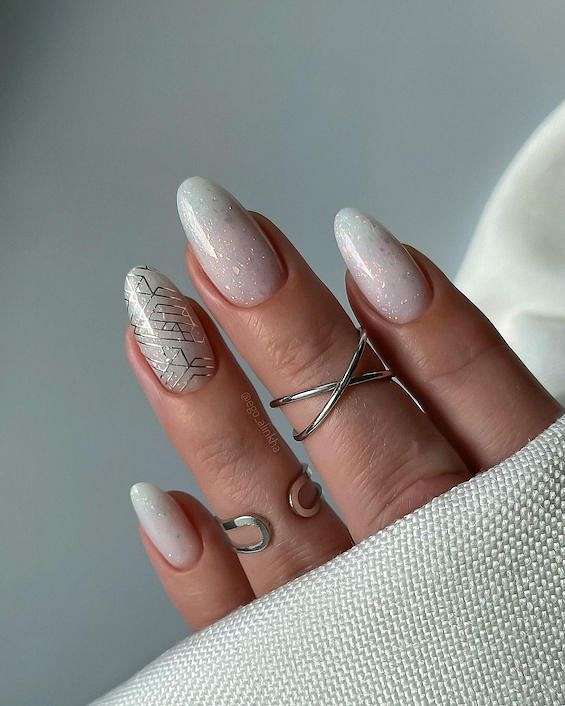 70  White Nail Ideas You Need to Try in 2024 фото №63