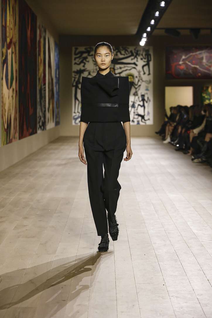 Коллекция Christian Dior Couture весна 2022 фото №35