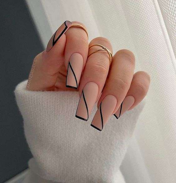 Маникюр на квадратные ногти: модный тренд 2023 фото №19