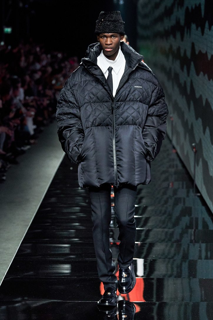 Versace осень-зима 2020-2021 фото №57