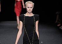 Маленькое черное платье от Elie Saab
