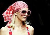 Платок - модный тренд сезона весна-лето 2011