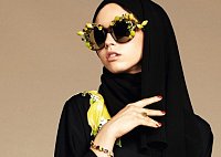 Dolce & Gabbana дебютирует с линейкой хиджабов и абай